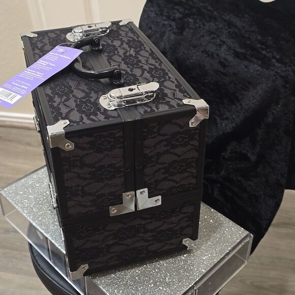 Caboodles Make Me Over Black Lace Traincase - Picture 12 of 14